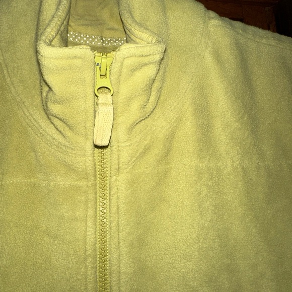 2X Lands End Green Vest.  MUST BE BUNDLED - Picture 4 of 8